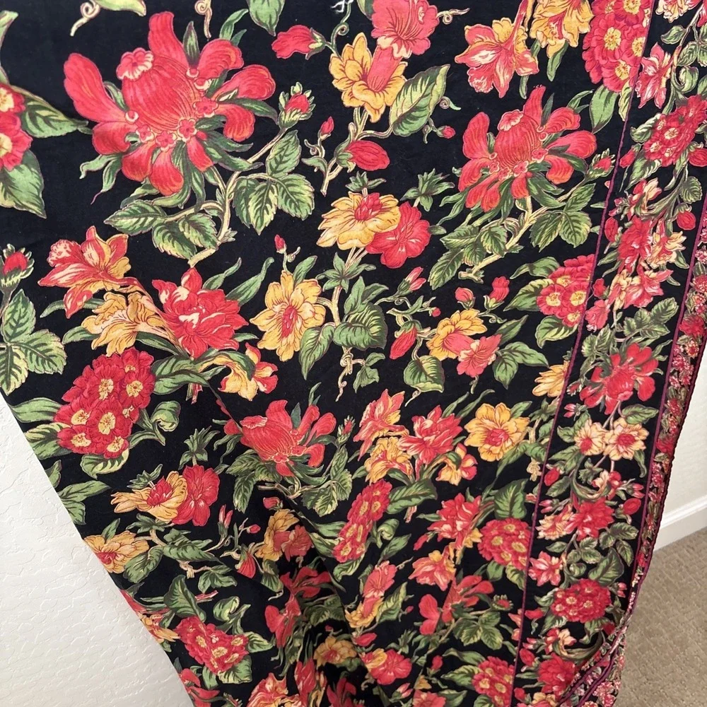 April‎ Cornell Black Floral Long Cotton Tablecloth 60x84